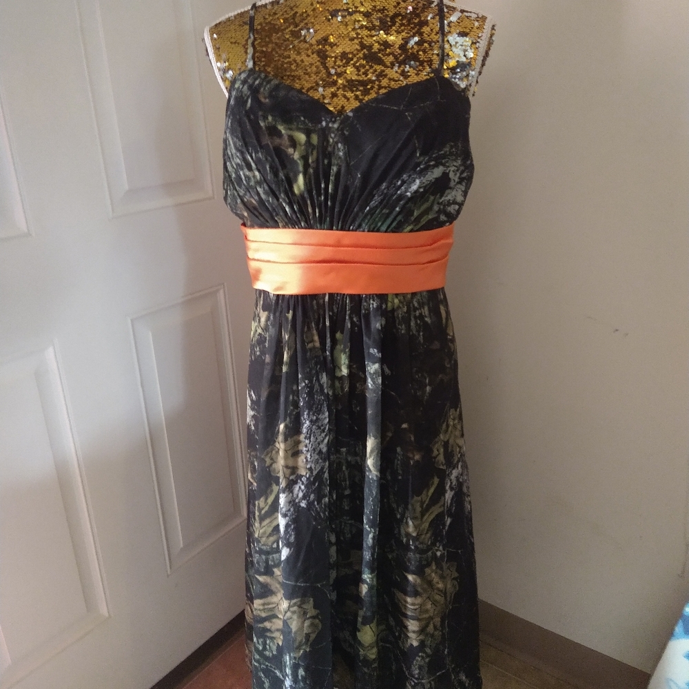 Pretty Maids Size 24 Prom/Party